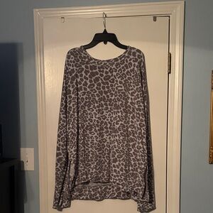 Glyder Gray Animal Print Long Sleeve Top